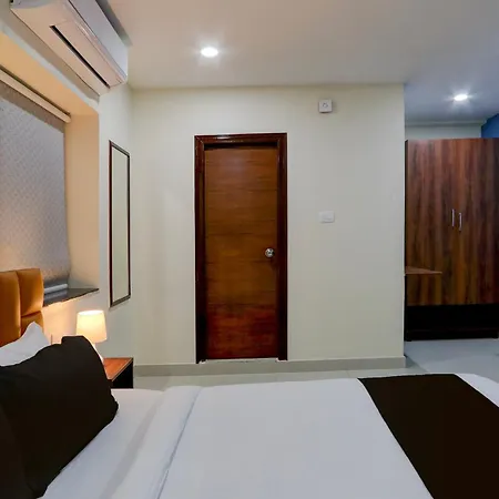 Super Townhouse The Cinco Bliss Near Ikea, Wells Forgo, Kims, Care Hospitals Hotel